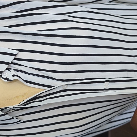 Express Long Button Up - Picture 3 of 7